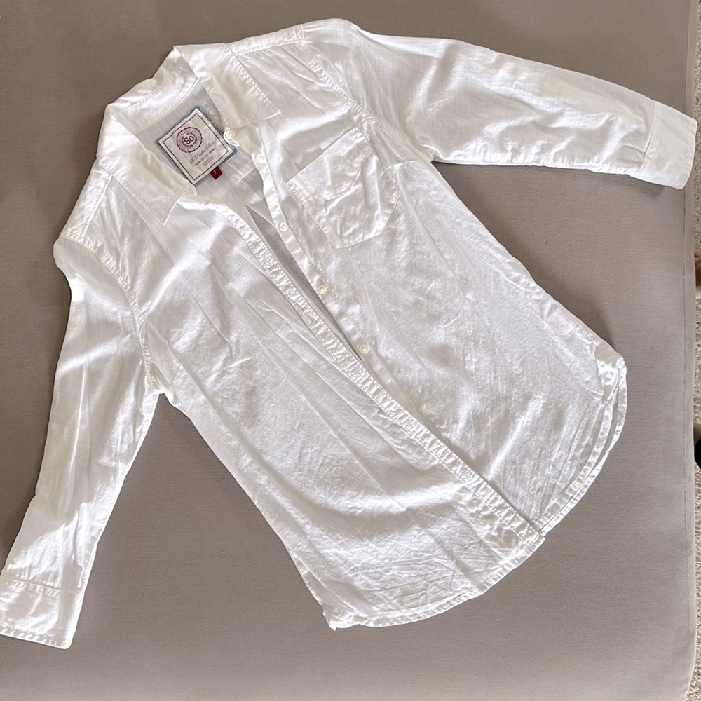 SO Women's Crisp White Button Down Shirt roll up 3/4 length sleeves size small.